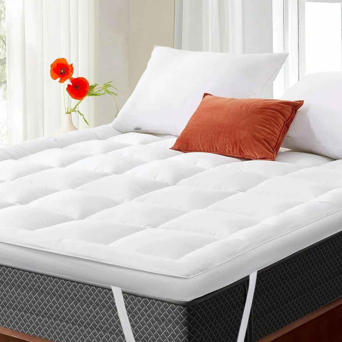 MTRESS Comfortable Hotel Mattress Topper with Flexible Strap