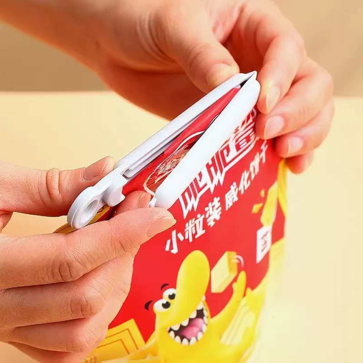 Reusable Snacks & Foods Sealing Clip